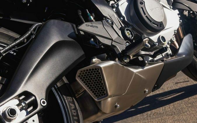 2026 CFMOTO NK 675