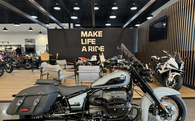 2025 BMW R 18 Classic - BLACKED OUT PKG - BROOKLYN GRAY METALLIC.. DEMO!!