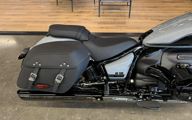 2025 BMW R 18 Classic - BLACKED OUT PKG - BROOKLYN GRAY METALLIC.. DEMO!!