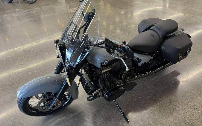 2025 BMW R 18 Classic - BLACKED OUT PKG - BROOKLYN GRAY METALLIC.. DEMO!!