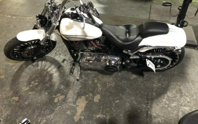 2017 Harley-Davidson Breakout®