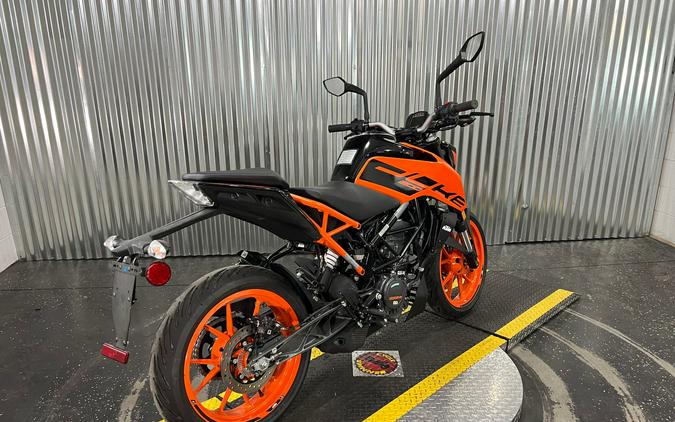 2023 KTM 200 Duke