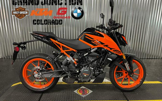 2023 KTM 200 Duke