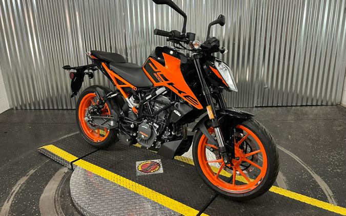 2023 KTM 200 Duke