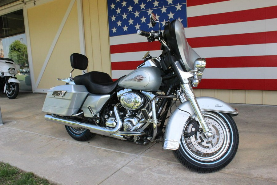 2010 Harley-Davidson® FLHTC - Electra Glide® Classic