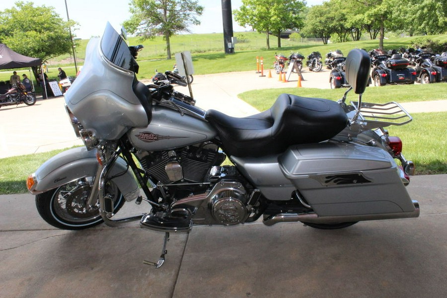 2010 Harley-Davidson® FLHTC - Electra Glide® Classic