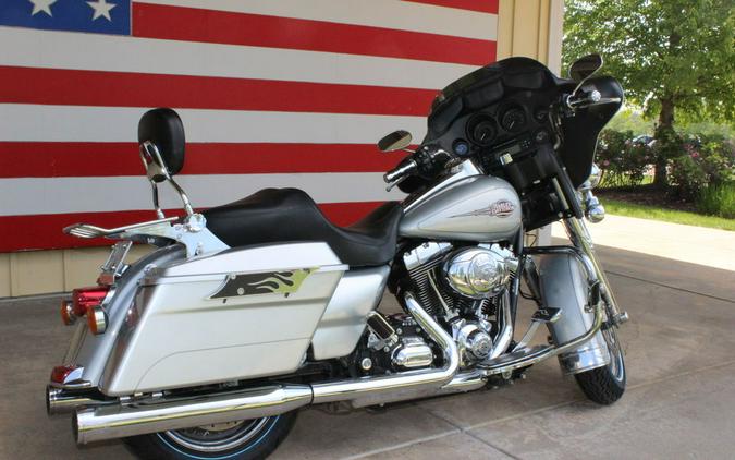 2010 Harley-Davidson® FLHTC - Electra Glide® Classic