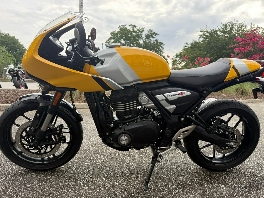 2026 Triumph Thruxton 400
