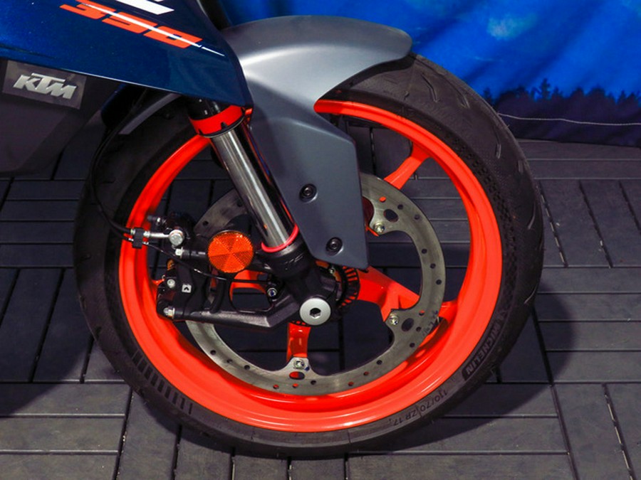 2025 KTM Duke 390