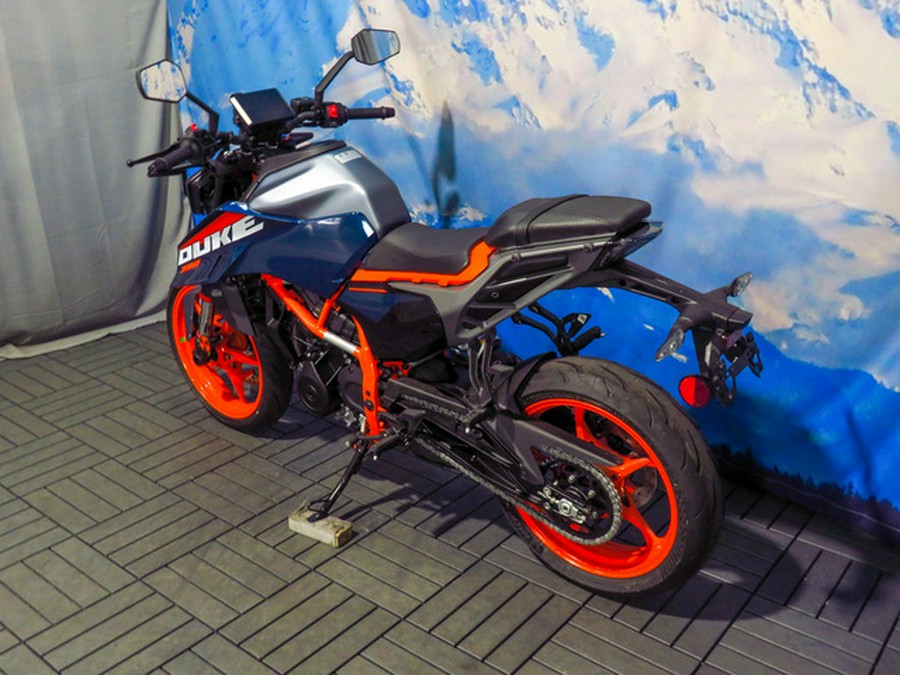 2025 KTM Duke 390