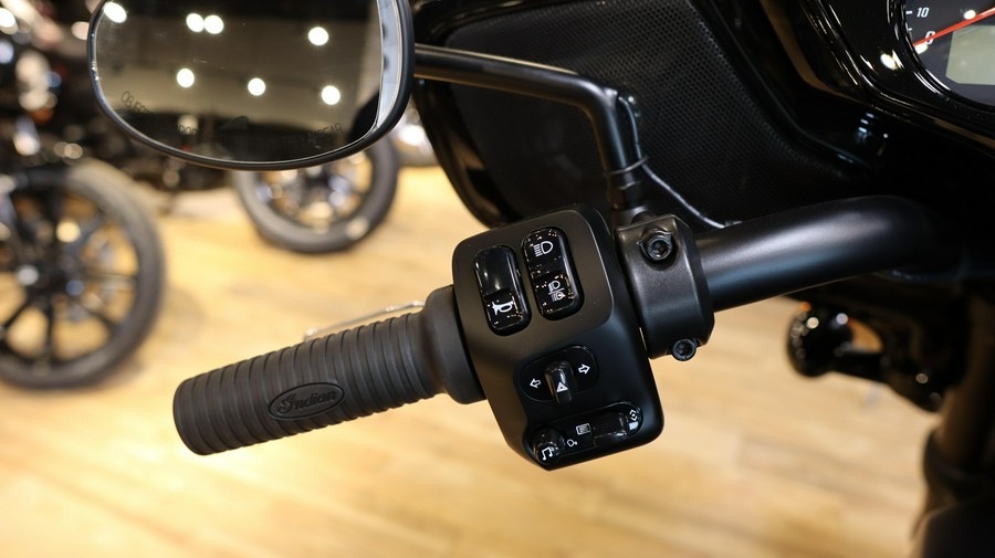 2025 INDIAN MOTORCYCLE CHIEFTAIN POWERPLUS DARK HORSE WITH POWERBAND AUDIO PACKAGE