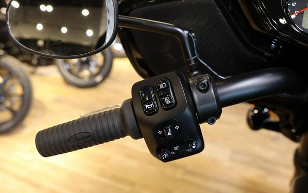 2025 INDIAN MOTORCYCLE CHIEFTAIN POWERPLUS DARK HORSE WITH POWERBAND AUDIO PACKAGE