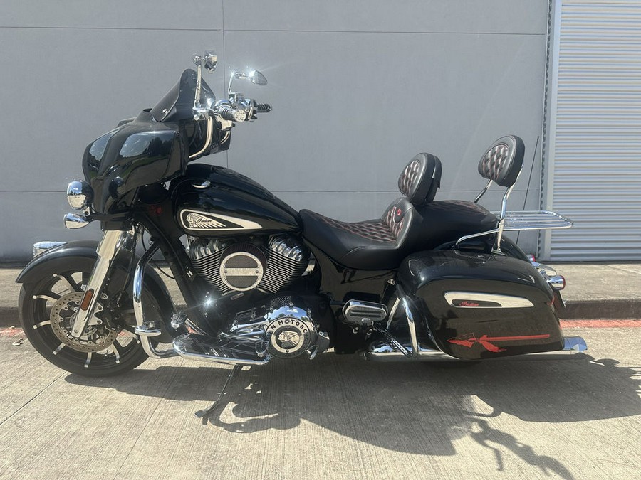 2019 Indian Motorcycle® Chieftain® Limited Thunder Black Pearl