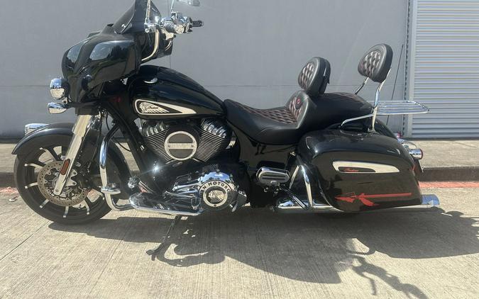 2019 Indian Motorcycle® Chieftain® Limited Thunder Black Pearl