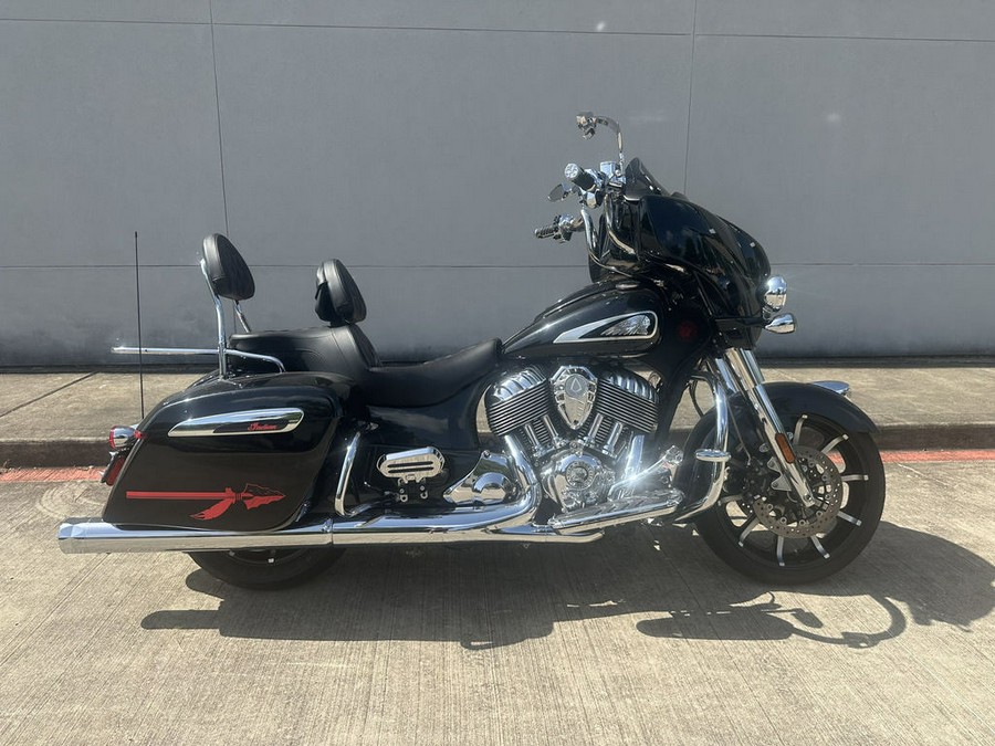 2019 Indian Motorcycle® Chieftain® Limited Thunder Black Pearl