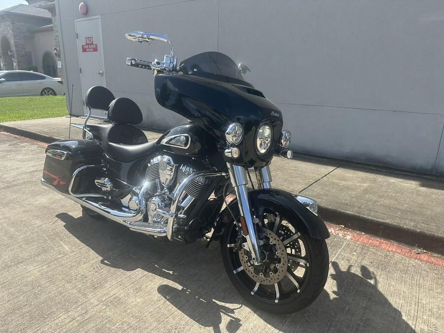 2019 Indian Motorcycle® Chieftain® Limited Thunder Black Pearl