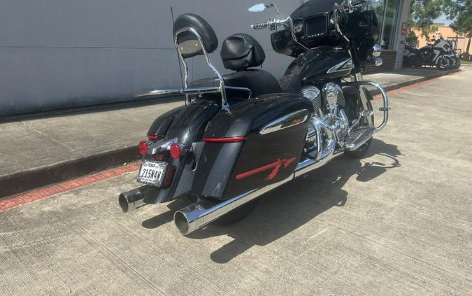 2019 Indian Motorcycle® Chieftain® Limited Thunder Black Pearl