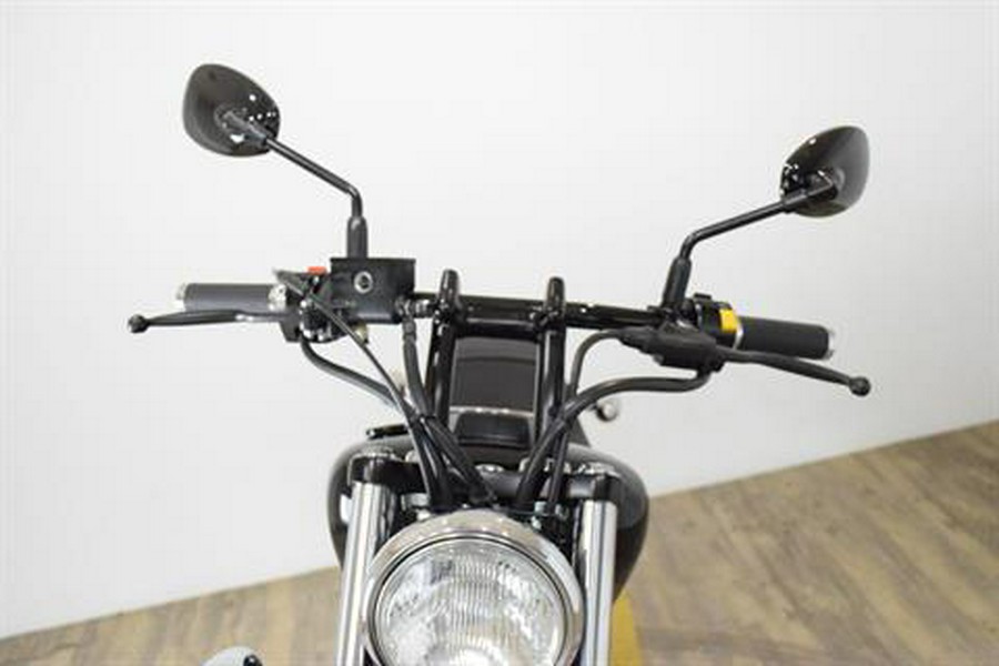 2017 Suzuki Boulevard S40