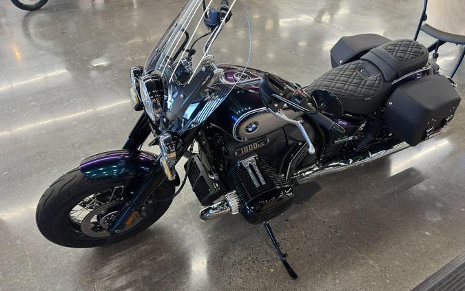 2023 BMW R 18 Classic - OPTION 719 - GALAXY DUST METALLIC - TITAN SILVER 2 METALLIC.. DEMO!!