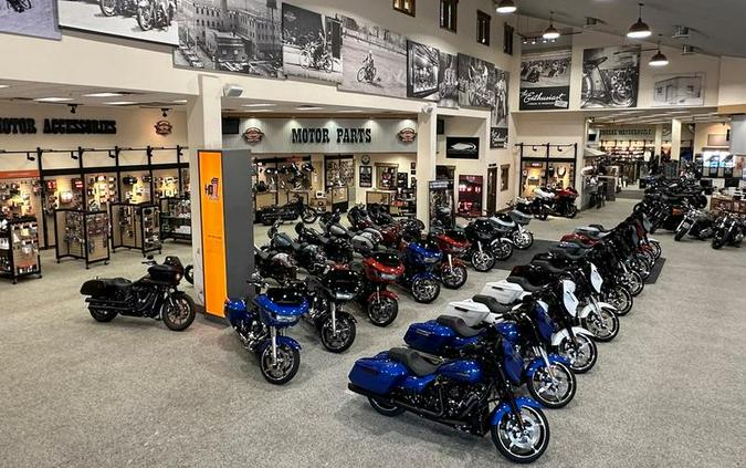 2023 Harley-Davidson® FLTRT - Road Glide® 3