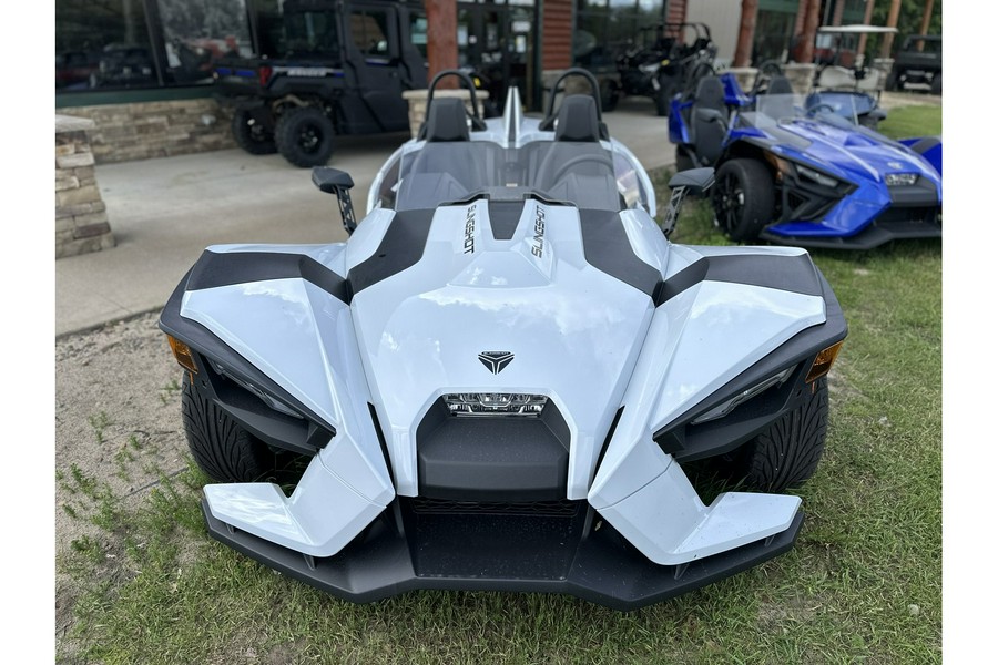 2024 Polaris Industries SLINGSHOT S TECH AUTODRIVE S W/TECH PKG 1 - MOONLIGHT WHITE