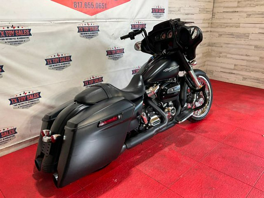 2020 Harley-Davidson Street Glide Base