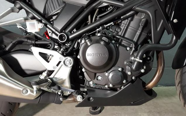 2025 CB300R ABS - Honda