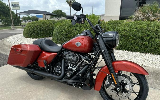 2025 Harley-Davidson Road King Special Whiskey Fire