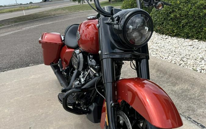 2025 Harley-Davidson Road King Special Whiskey Fire