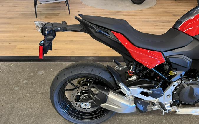 2024 BMW F 900 R - RACING RED.. DEMO!!