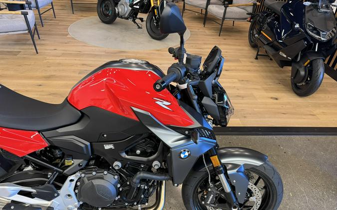 2024 BMW F 900 R - RACING RED.. DEMO!!