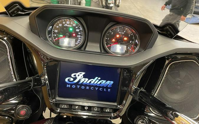 2022 Indian Pursuit Limited Maroon MetallicCrimson Metallic