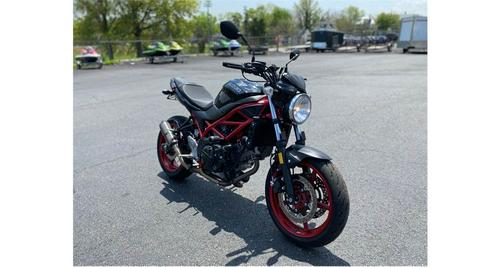 First ride: Getting down on the 2018 Suzuki SV650X...