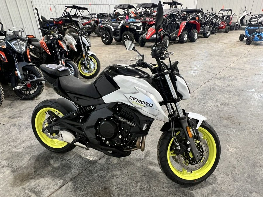 2022 CFMOTO 650 NK