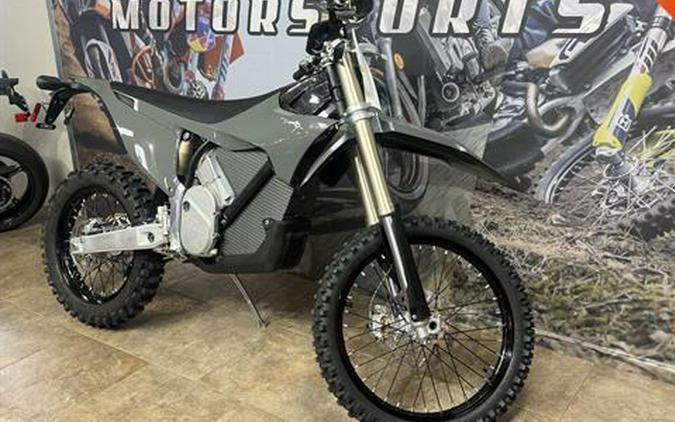 2025 Stark VARG EX Alpha 80 hp