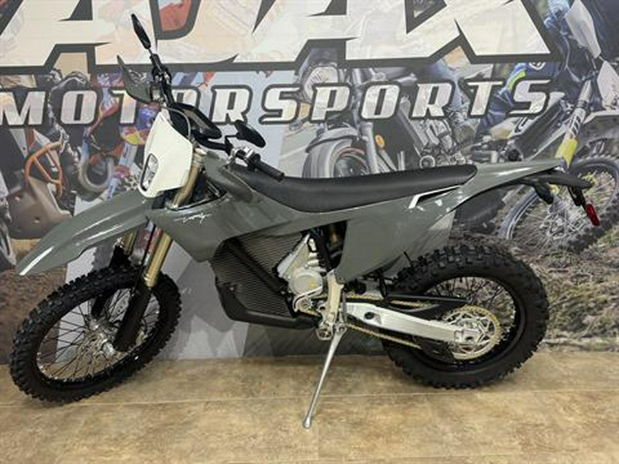 2025 Stark VARG EX Alpha 80 hp