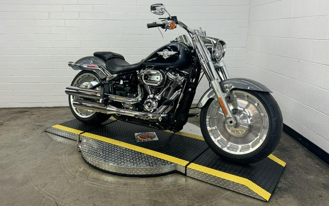 2021 Harley-Davidson Fat Boy 114 GAUNT GRY MET/VIV BK W/12 D