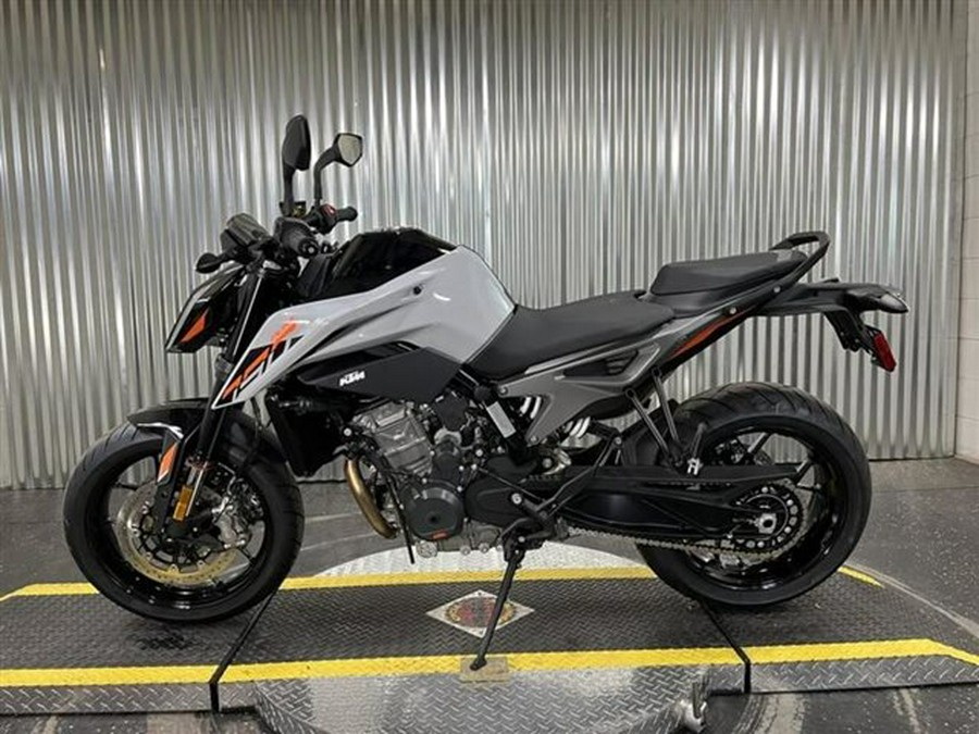 2023 KTM 790 Duke