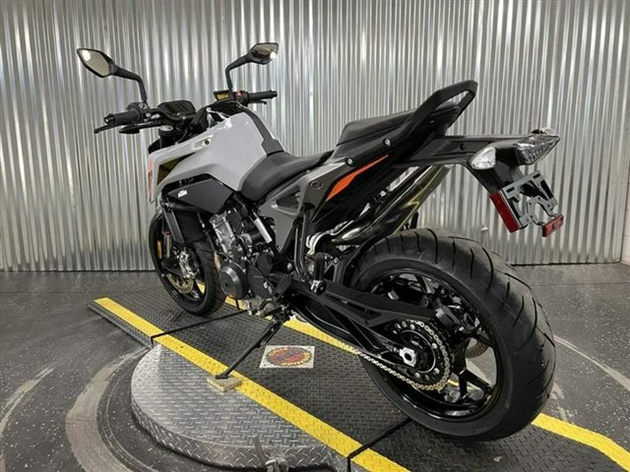 2023 KTM 790 Duke