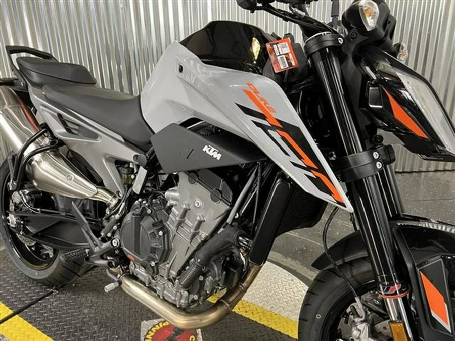 2023 KTM 790 Duke