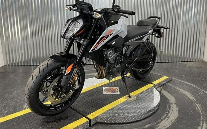 2023 KTM 790 Duke