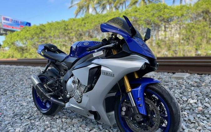 2015 Yamaha YZF-R1