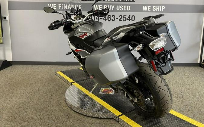 2016 BMW S 1000 XR Light White / Granite Grey Metallic / Racing Red