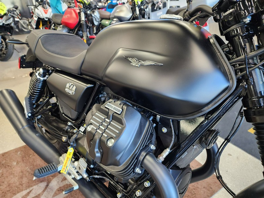 2024 Moto Guzzi V7 Stone