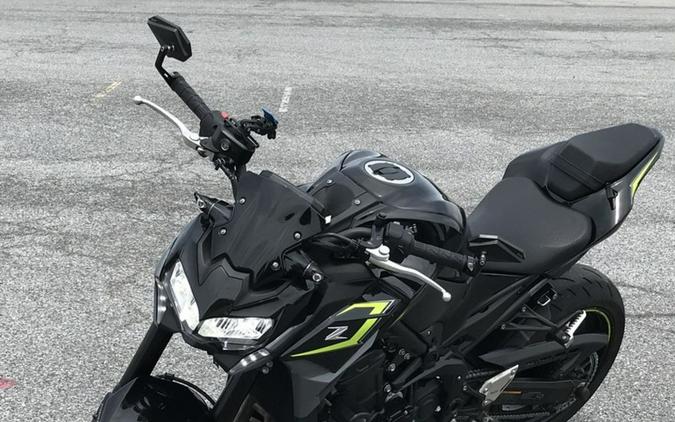 2024 Kawasaki Z900 ABS Metallic Spark Black/Metallic Matte Dark Gray