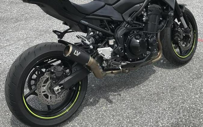 2024 Kawasaki Z900 ABS Metallic Spark Black/Metallic Matte Dark Gray
