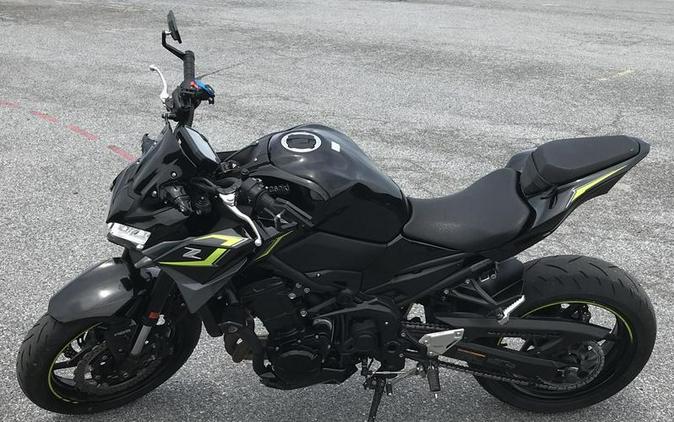 2024 Kawasaki Z900 ABS Metallic Spark Black/Metallic Matte Dark Gray