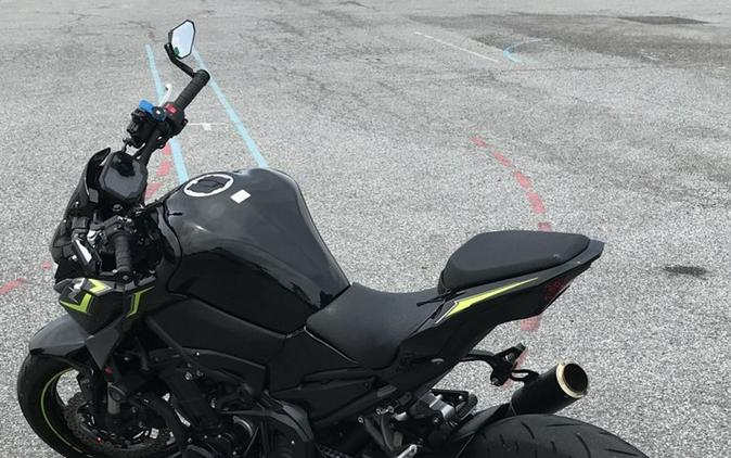 2024 Kawasaki Z900 ABS Metallic Spark Black/Metallic Matte Dark Gray
