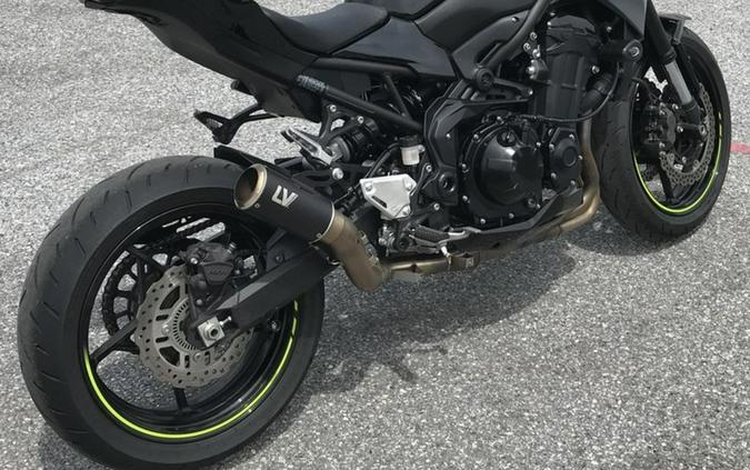 2024 Kawasaki Z900 ABS Metallic Spark Black/Metallic Matte Dark Gray