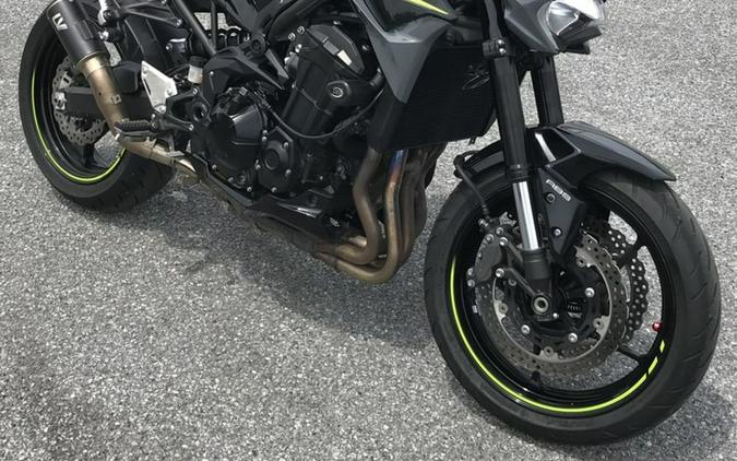 2024 Kawasaki Z900 ABS Metallic Spark Black/Metallic Matte Dark Gray